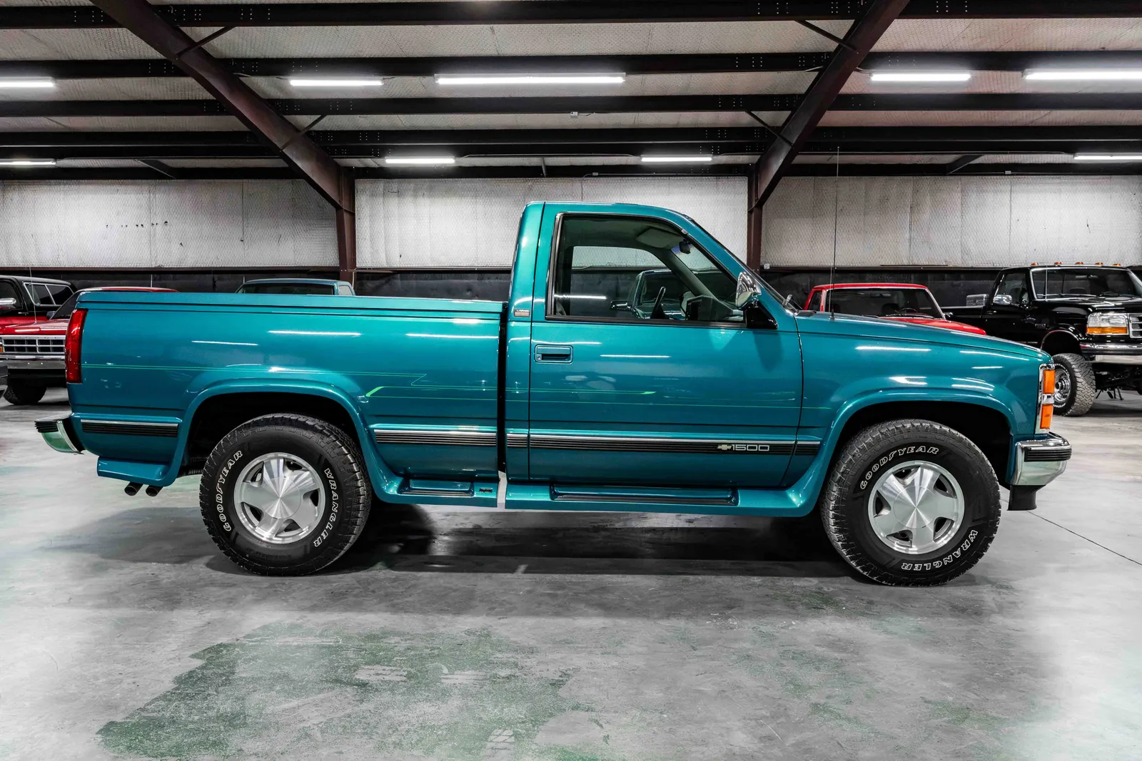 1993-Chevrolet-K1500-Bright Teal Metallic-189857-38.jpg